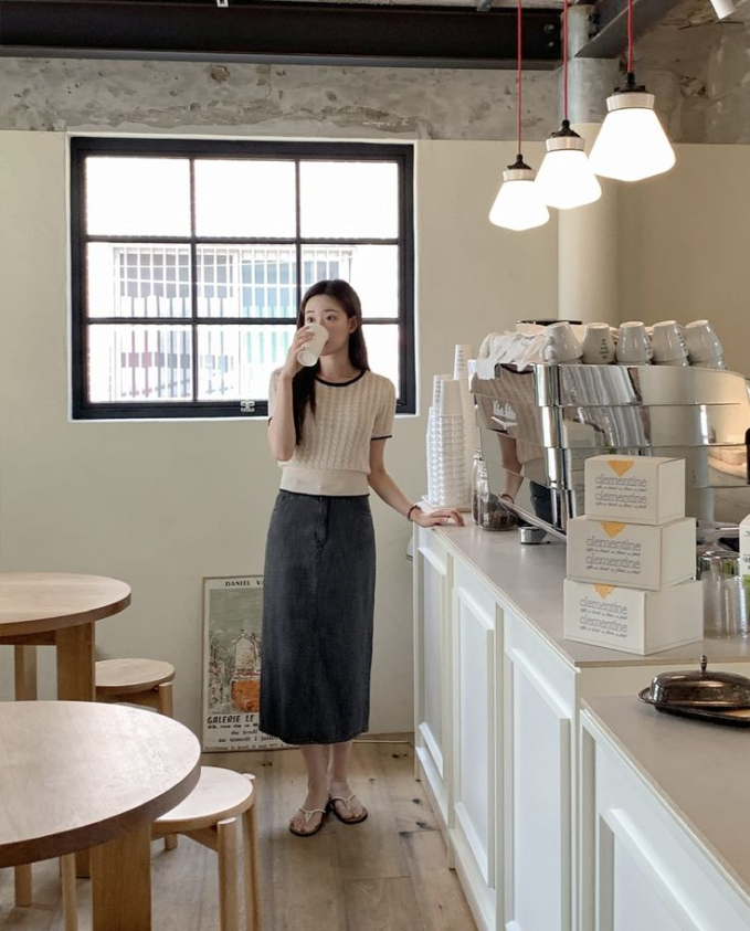 5 kiểu áo rất hợp để phối cùng chân váy dài - Ảnh 6. 5 kiểu áo rất hợp để phối cùng chân váy dài - Ảnh 6.