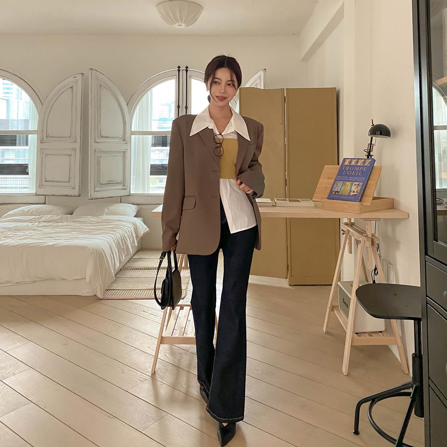 10 set áo blazer mỏng nhẹ cho thời tiết se lạnh - Ảnh 6. 10 set áo blazer mỏng nhẹ cho thời tiết se lạnh - Ảnh 6.