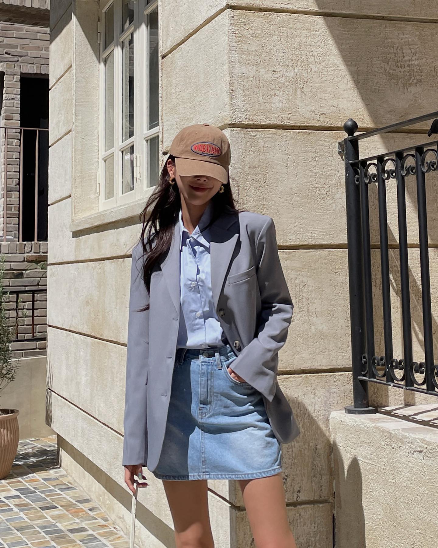 10 set áo blazer mỏng nhẹ cho thời tiết se lạnh - Ảnh 4. 10 set áo blazer mỏng nhẹ cho thời tiết se lạnh - Ảnh 4.