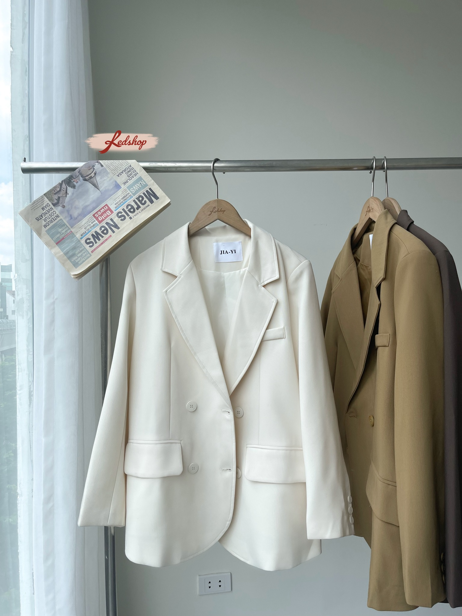 Học Dương Mịch vài chiêu lên đồ hack chiều cao với blazer dáng cơ bản - Ảnh 12. Học Dương Mịch vài chiêu lên đồ hack chiều cao với blazer dáng cơ bản - Ảnh 12.