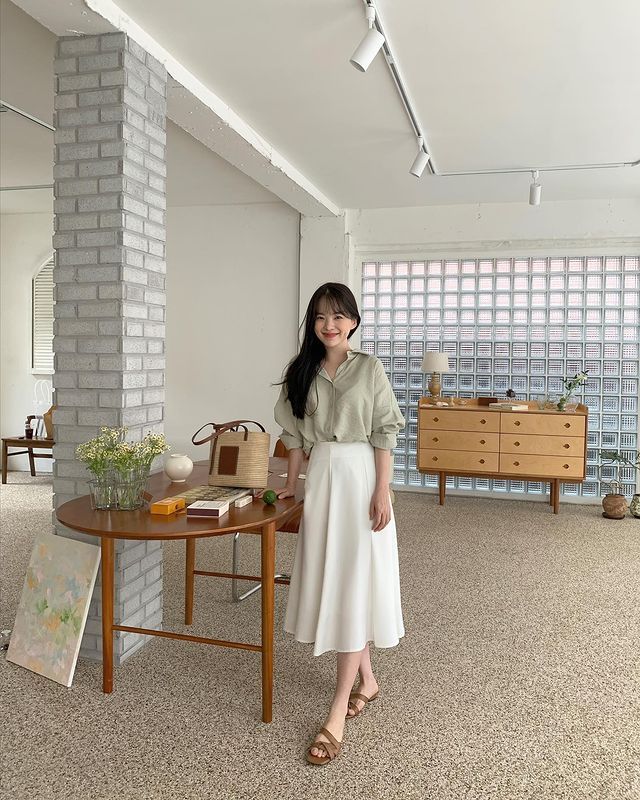 5 kiểu áo rất hợp để phối cùng chân váy dài - Ảnh 14. 5 kiểu áo rất hợp để phối cùng chân váy dài - Ảnh 14.