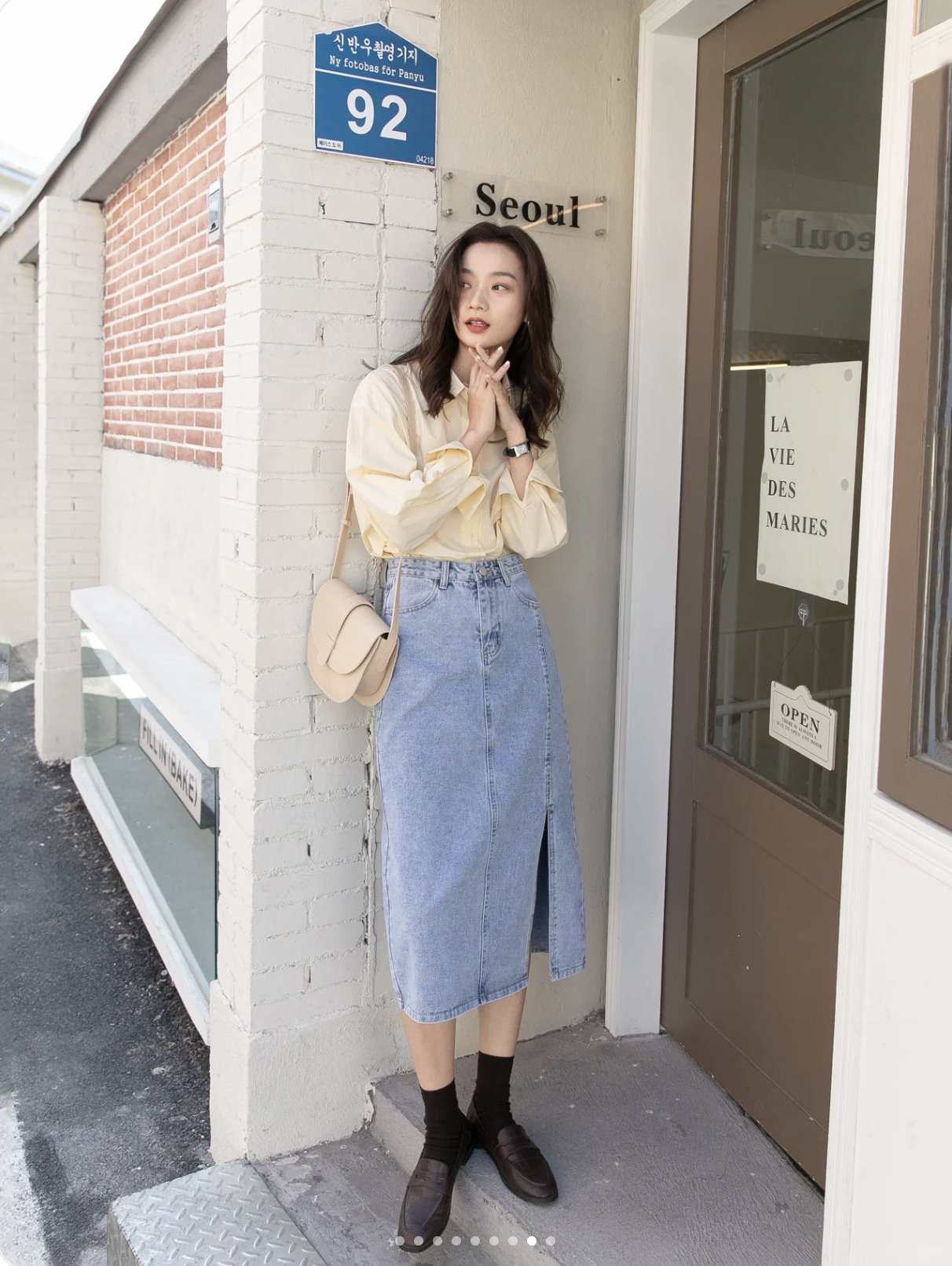 Chân váy denim + sơ mi: Cặp đôi công sở - Ảnh 4. Chân váy denim + sơ mi: Cặp đôi công sở - Ảnh 4.