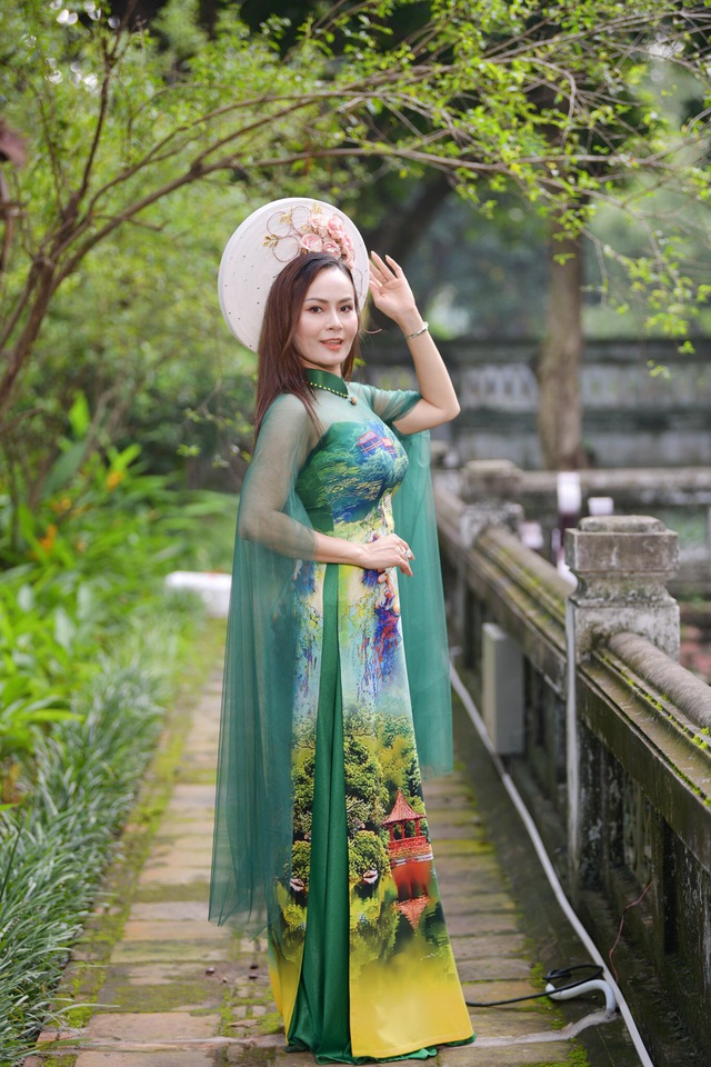 Người mẫu 12 tuổi khoe sắc trong BST 'Hương sắc mùa thu' của NTK Thúy Hằng
- Ảnh 10. Người mẫu 12 tuổi khoe sắc trong BST 'Hương sắc mùa thu' của NTK Thúy Hằng
- Ảnh 10.